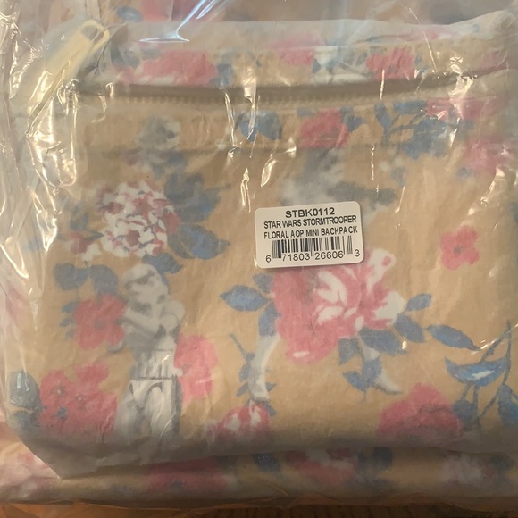 NWT Floral AOP Storm Trooper Loungefly backpack - Picture 3 of 9